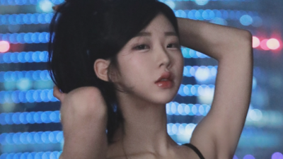 [ 오징어티비 ] 미스맥심 출신 인플루언서 묘정 전신 망사 파격의상 입은 화보 자태 ㅓㅜㅑ