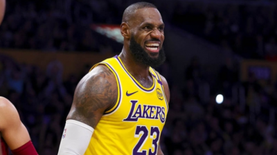 [ 스포츠중계 오징어티비 ] NBA 살아있는 전설 르브론 제임스 역대 최초로 10대부터 40대까지 모두 출전한 선수 유일