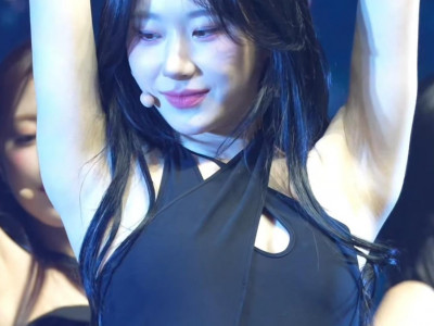 있지 채령 겨드랑이