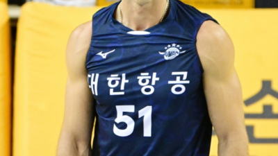 [ 스포츠중계 오징어티비 ]  남자 배구 싱겁게 끝난 미리보는 플레이오프 나경복 비예나 황택의 빠진 KB손보에게 3:0 완승