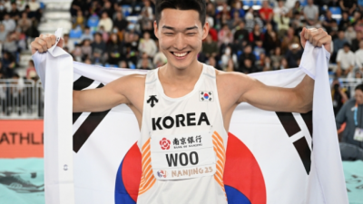 [ 스포츠중계 오징어티비 ] 스마일 점퍼 우상혁 3년만에 세계실내육상선수권대회 정상 탈환 성공