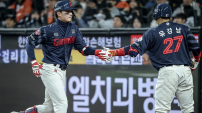문동주 150km 밀어서 넘기다니…역시 롯데 차세대 리더