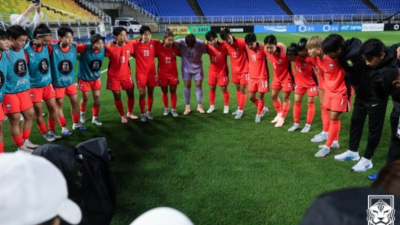 기적적인 20년 만 동아시안컵 역전 우승! '지소연-장슬기 연속골' 신상우호, 대만 2-0 제압