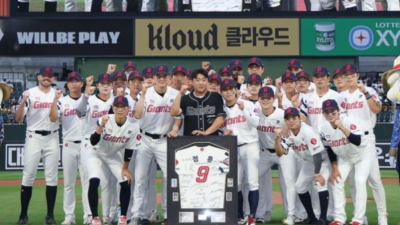 '10경기 단 1패' 롯데의 돌풍, 1위 LG 꺾고 정훈 은퇴식에 뜻깊은 승리