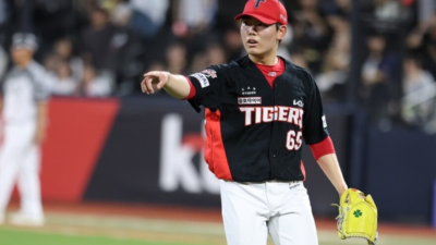 9회에만 6실점 충격…KIA 성영탁, 5점 차 못 지키고 고개 숙였다